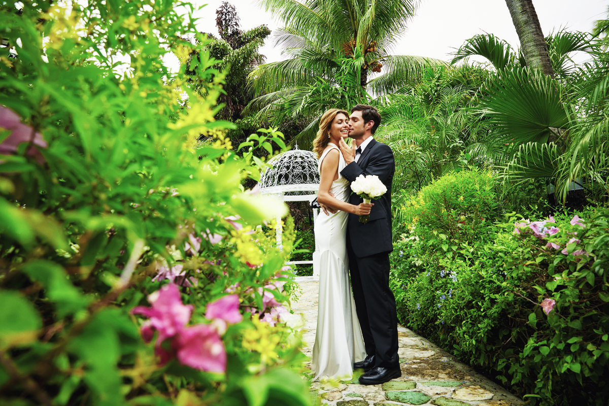 GAZEBO_WEDDING_143-1200x800-5b2df79-1