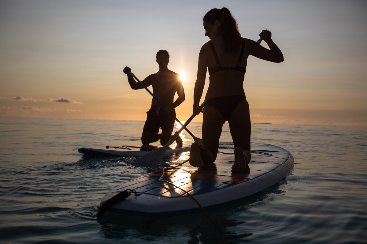 Paddleboard_couple_sunrise_0853-1200x800-5b2df79